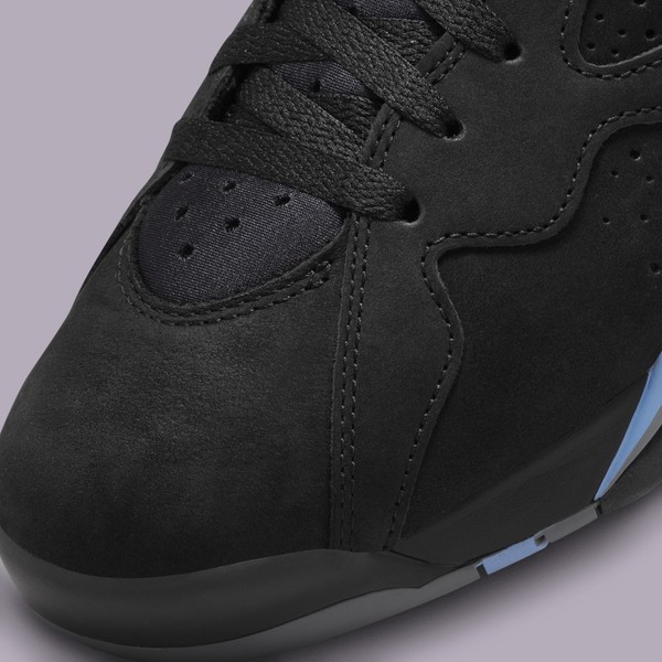 Matte black jordan sales 7